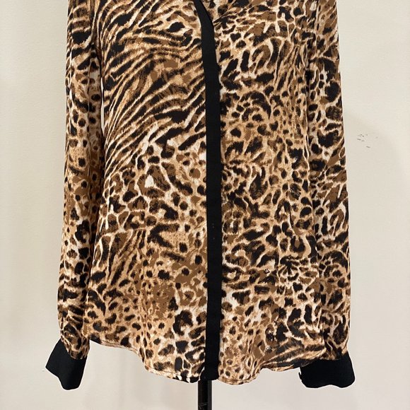 ABS Animal Print Button Up Blouse ๐๐
- Picture 8 of 11